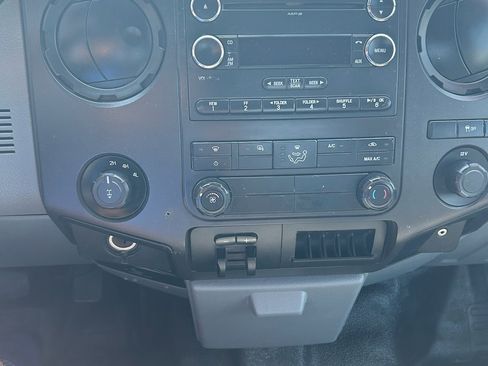 Used 2012 Ford F250 XL w/ PWR Equipment Group image 5