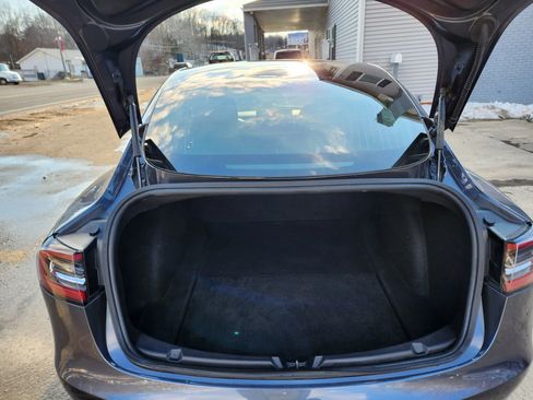 Used 2019 Tesla Model 3 Standard Range Plus image 14