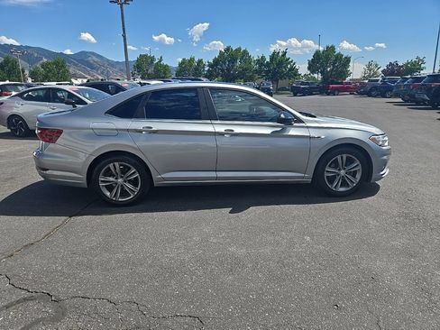 Used 2020 Volkswagen Jetta R-Line FWD image 4