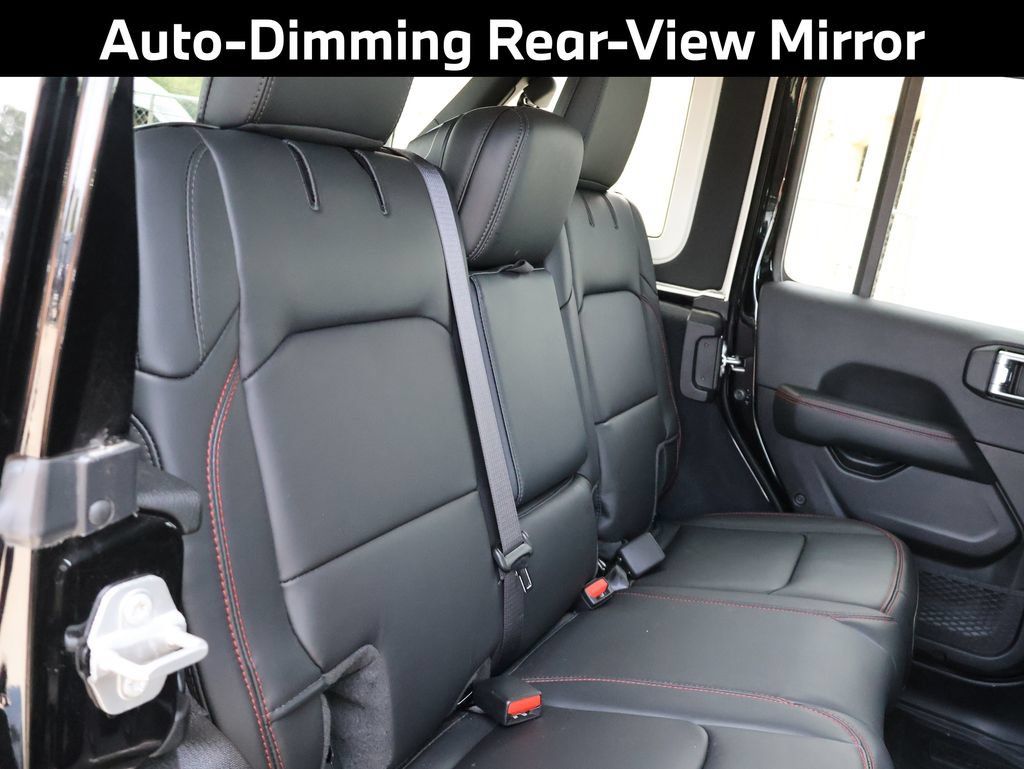 Used 2025 Jeep Wrangler Unlimited Rubicon AWD/4WD image 35