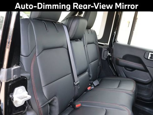 Used 2025 Jeep Wrangler Unlimited Rubicon AWD/4WD image 35