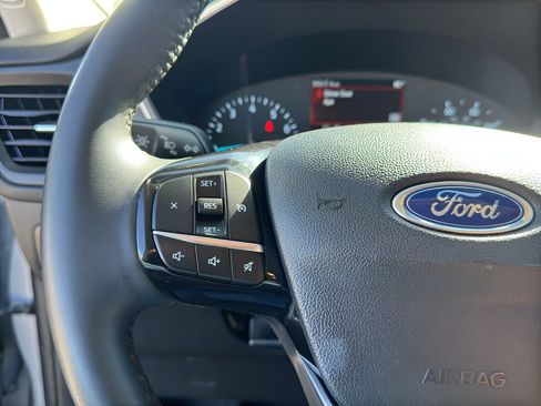 Used 2021 Ford Escape SE w/ SE Sport Appearance Package AWD/4WD image 19
