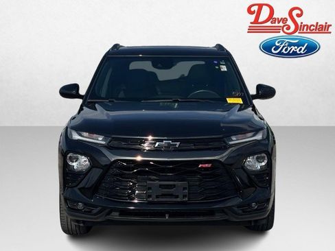 Used 2022 Chevrolet TrailBlazer RS w/ Sun and Liftgate Package FWD image 2