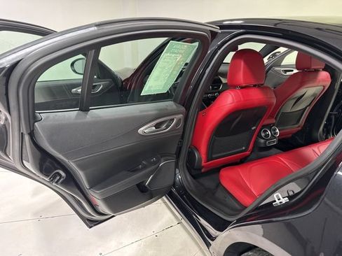 Used 2022 Alfa Romeo Giulia Veloce AWD/4WD image 26
