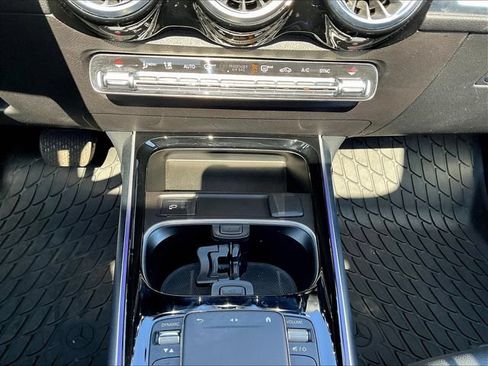 Certified 2023 Mercedes-Benz GLB 250 4MATIC image 17
