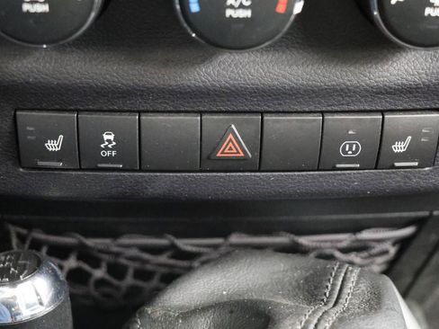 Used 2017 Jeep Wrangler Unlimited Rubicon w/ Dual Top Group image 27