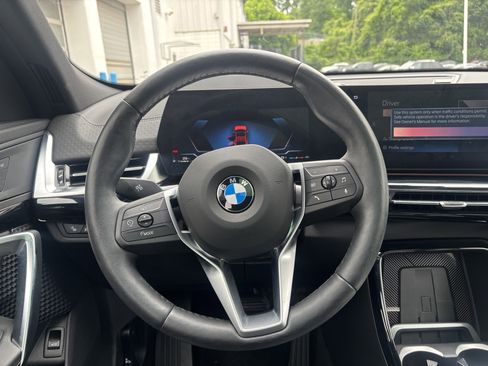 Used 2025 BMW X2 xDrive28i AWD/4WD image 8