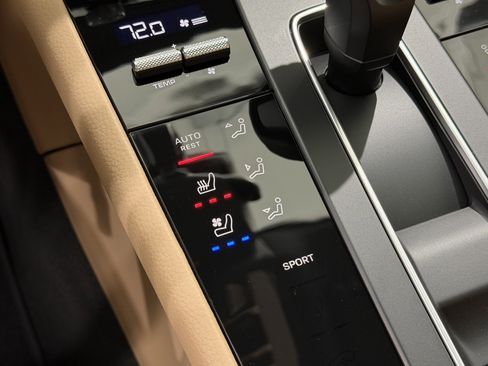 New 2026 Porsche Macan image 38