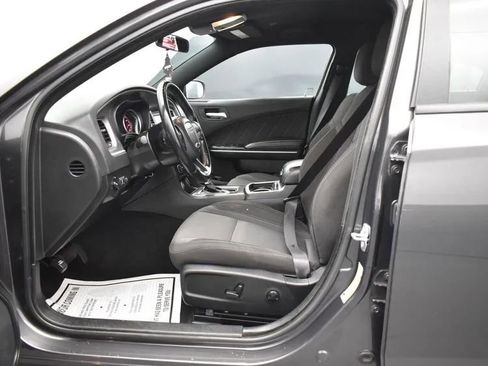 Used 2022 Dodge Charger SXT RWD image 14