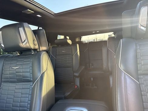 Certified 2021 Cadillac Escalade ESV Premium Luxury Platinum image 32