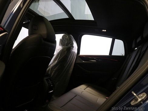 Used 2025 BMW X4 xDrive30i w/ Premium Package image 13