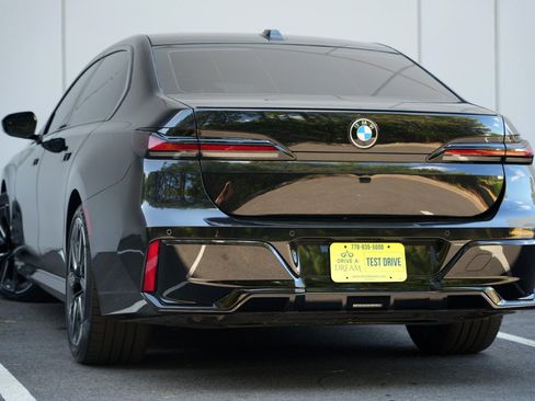 Used 2024 BMW 740i w/ M Sport Professional Package RWD image 6