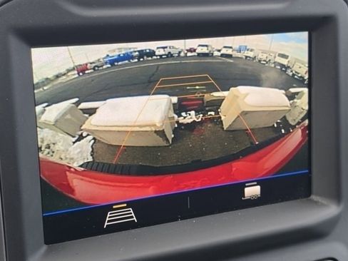 Used 2022 Chevrolet Silverado 2500 Custom w/ Custom Value Package image 5