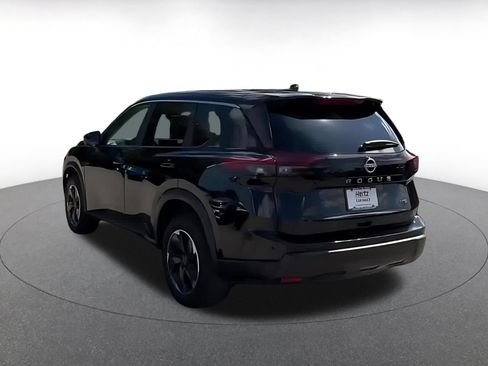 Used 2025 Nissan Rogue SV AWD/4WD image 9