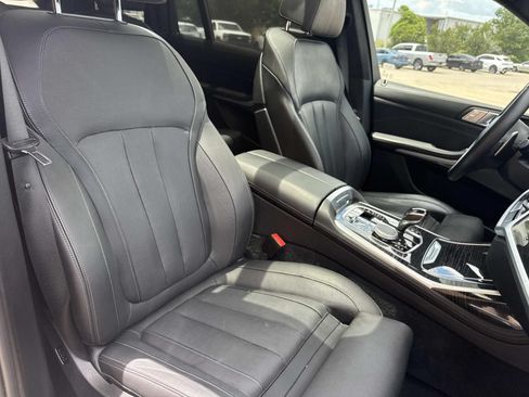 Used 2021 BMW X7 xDrive40i w/ M Sport Package AWD/4WD image 15