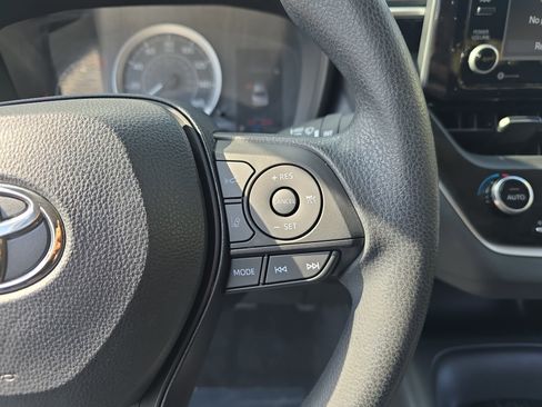 Used 2022 Toyota Corolla LE w/ LE Convenience Package image 17