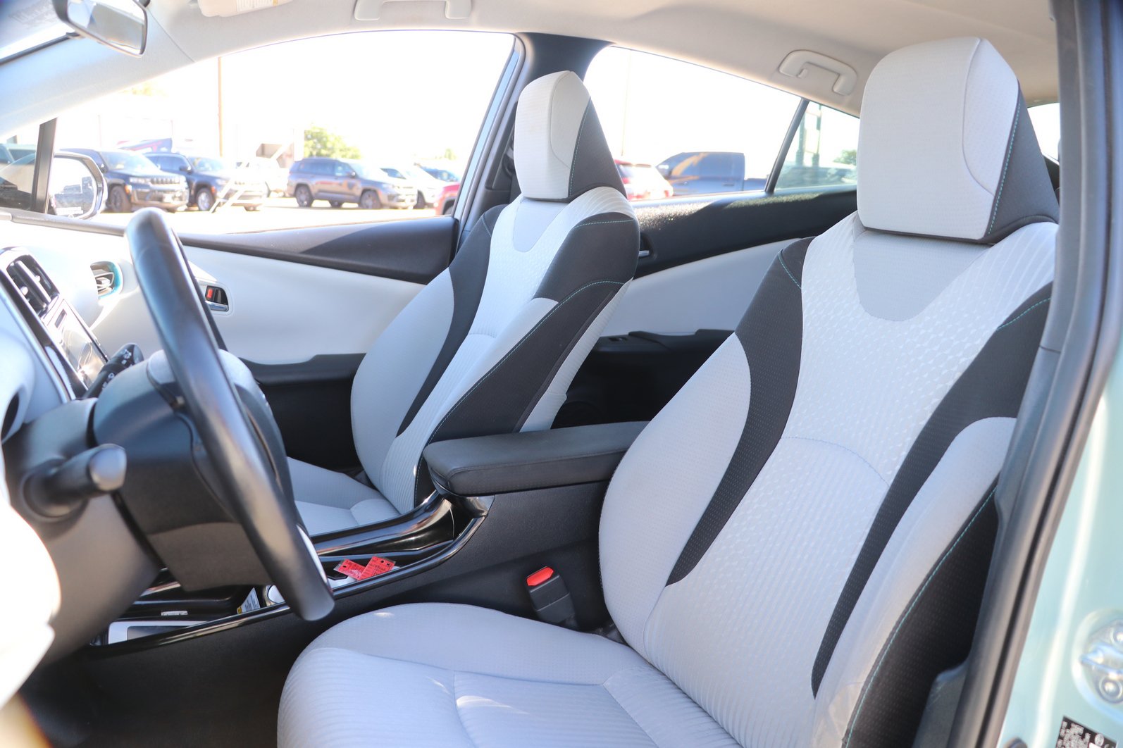 Used 2018 Toyota Prius Three FWD image 14