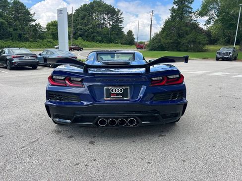 Used 2025 Chevrolet Corvette Z06 w/ Z07 Performance Package RWD image 7