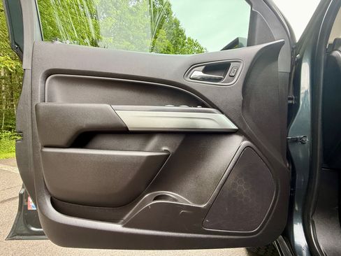 Used 2018 Chevrolet Colorado LT w/ LT Convenience Package image 12