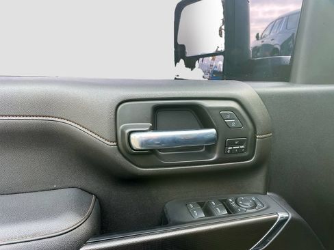 Used 2022 GMC Sierra 2500 AT4 w/ AT4 Premium Plus Package AWD/4WD image 9