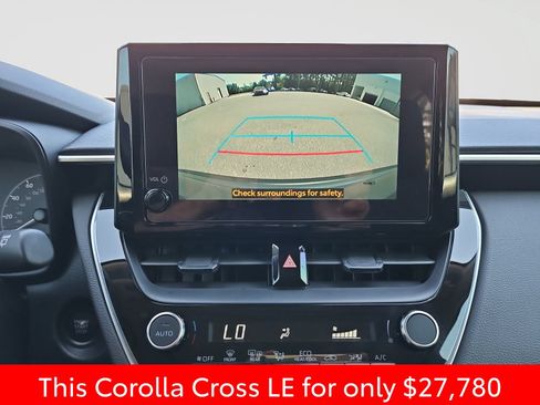 Used 2024 Toyota Corolla Cross LE w/ Moonroof Package AWD/4WD image 28