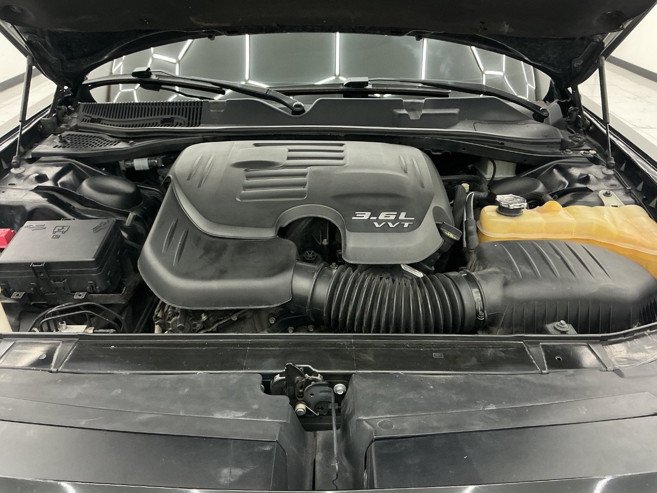 Used 2016 Dodge Challenger SXT Plus RWD image 39