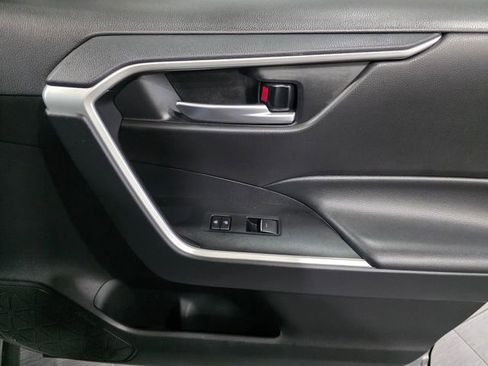 Used 2025 Toyota RAV4 XLE image 13