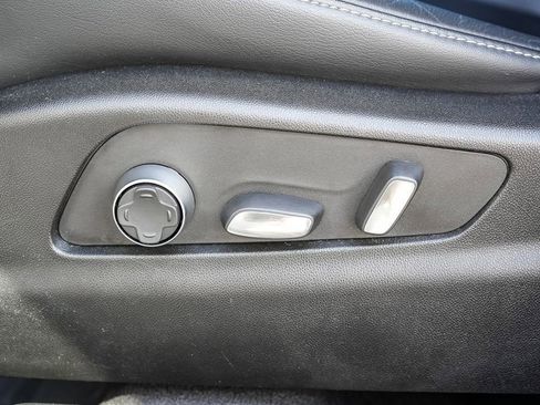 Used 2024 Cadillac XT4 Premium Luxury image 21