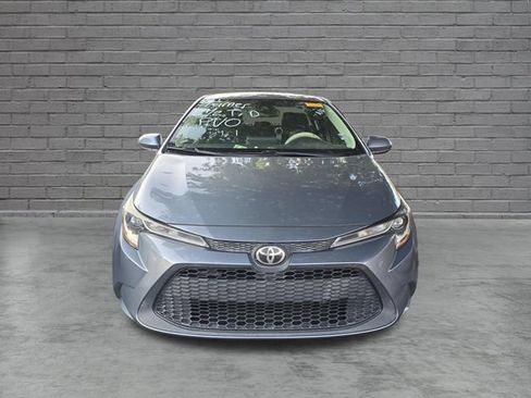 Used 2020 Toyota Corolla LE FWD image 2