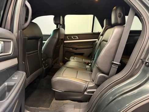 Used 2016 Ford Explorer XLT w/ Equipment Group 202A FWD image 27