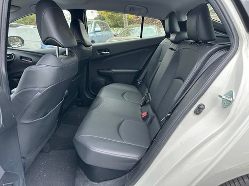Used 2016 Toyota Prius Four Touring w/ Premium Convenience Package FWD image 8