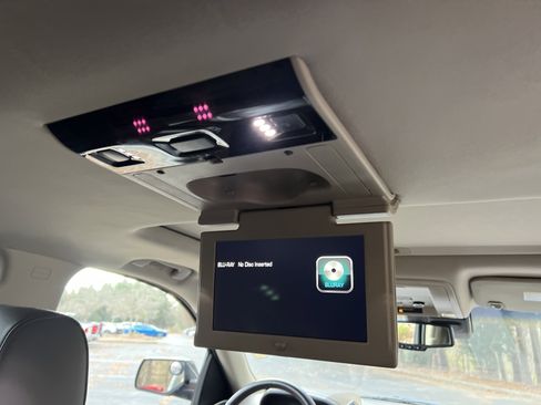 Used 2017 GMC Yukon XL Denali w/ Open Road Package image 17