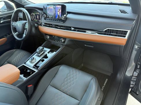 Used 2025 Mitsubishi Outlander SEL AWD/4WD image 30