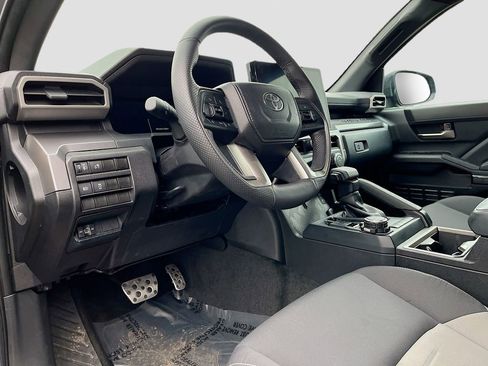 Used 2024 Toyota Tacoma TRD Sport image 9