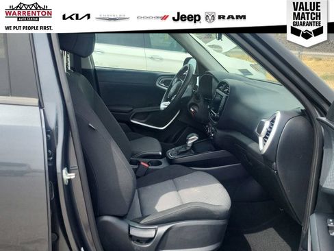 Used 2023 Kia Soul LX w/ Option Group 015 FWD image 11