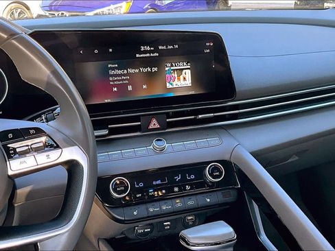 Used 2023 Hyundai Elantra SEL w/ Convenience Package image 6