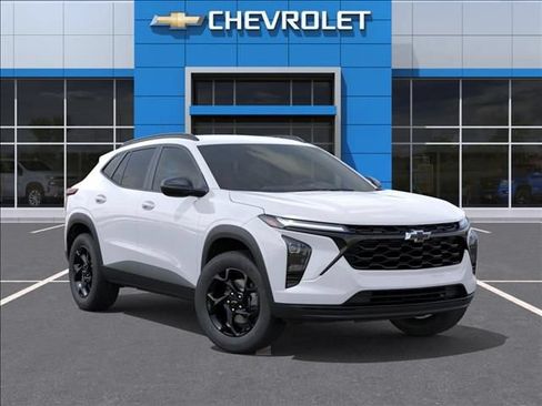 New 2026 Chevrolet Trax LT w/ Driver Confidence Package FWD image 7