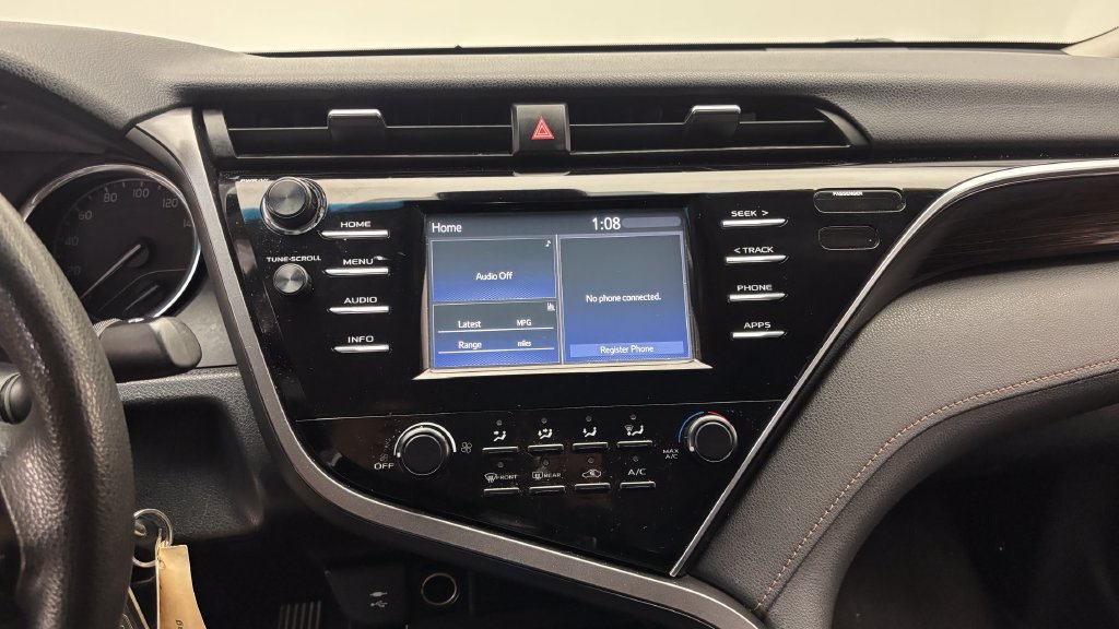 Used 2018 Toyota Camry LE FWD image 17