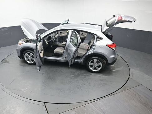 Used 2018 Honda HR-V LX image 45