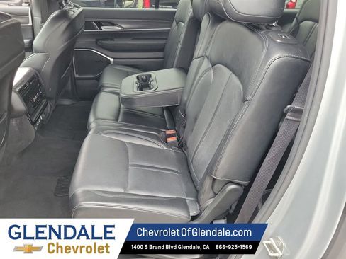 Used 2024 Jeep Wagoneer L Series II image 22