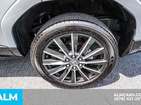 Used 2025 Lexus GX 550 w/ Accessory Package (2T) AWD/4WD image 16