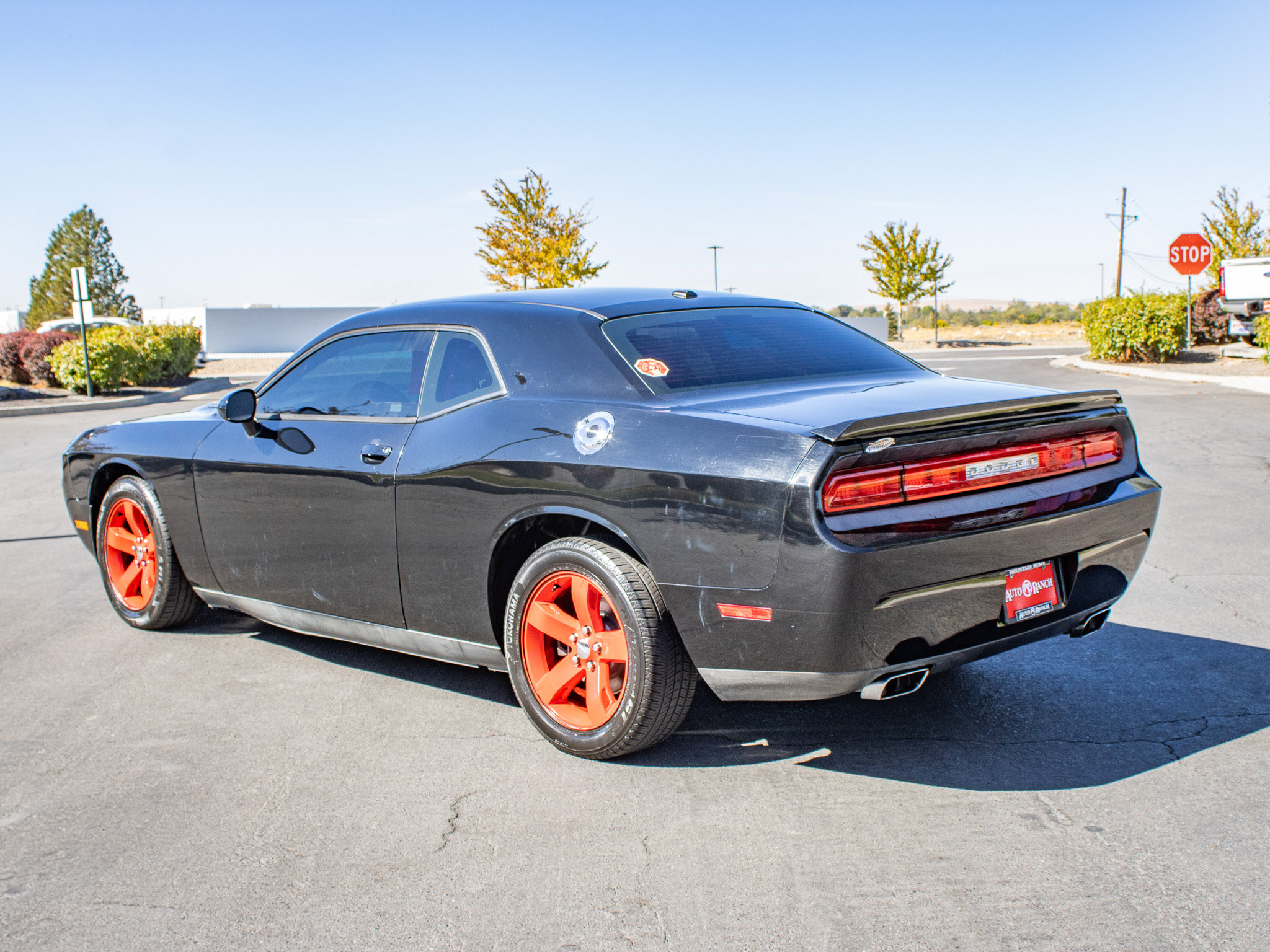Used 2014 Dodge Challenger R/T RWD image 6