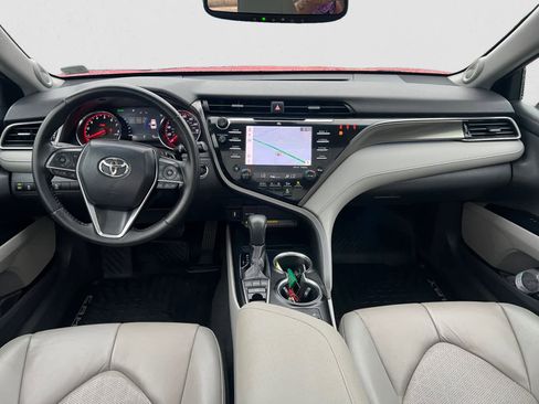 Used 2019 Toyota Camry XSE image 12