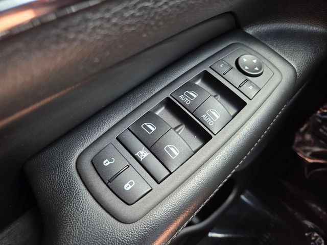 Used 2019 Jeep Grand Cherokee Limited AWD/4WD image 24