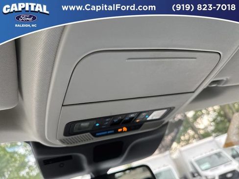 Used 2025 Ford Expedition Active AWD/4WD image 32