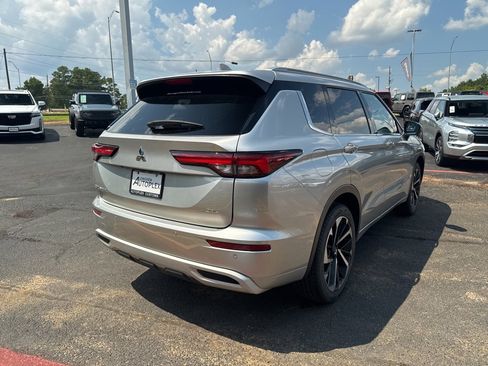 Used 2024 Mitsubishi Outlander SEL image 6