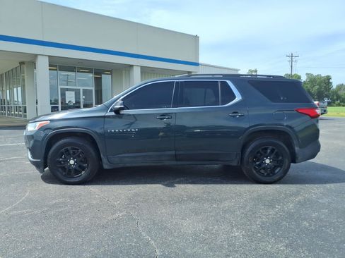 Used 2020 Chevrolet Traverse LT w/ LPO, Floor Liner Package FWD image 2
