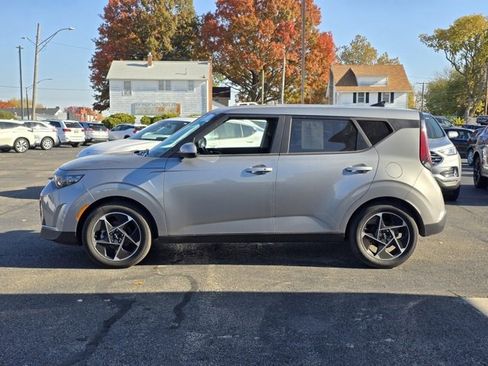 Used 2024 Kia Soul EX image 4