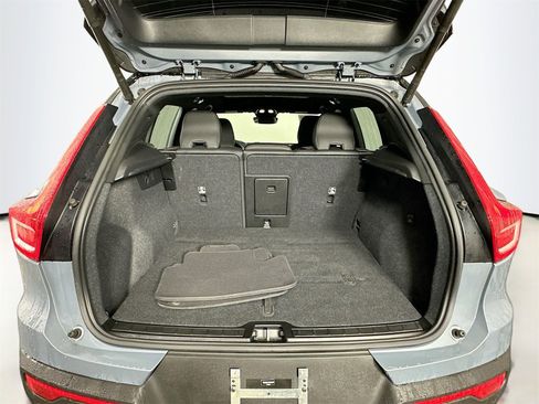 Used 2023 Volvo XC40 Recharge Plus image 26