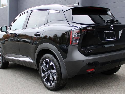 New 2026 Nissan Kicks SV w/ SV Premium Package image 3